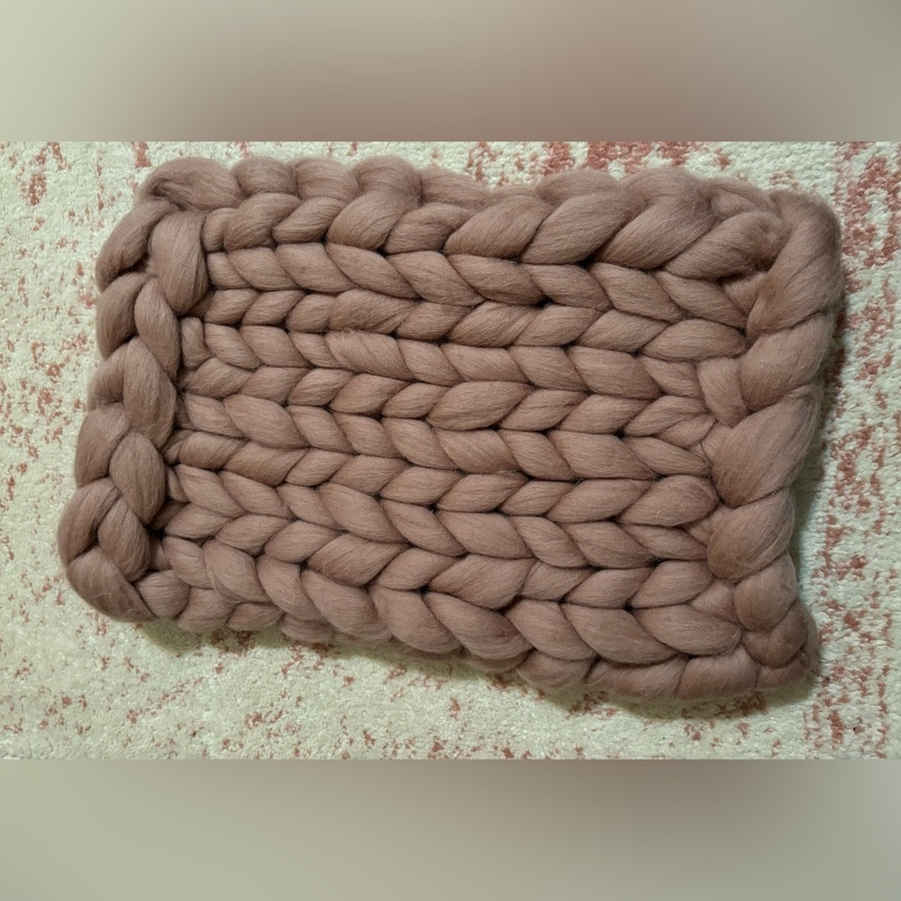 Chunky hand knitted merino wool blanket (Newborn Prop Blanket)